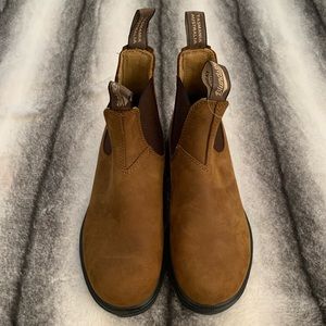 blundstone 562 chelsea boots